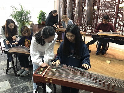 1556417994865713.jpg ylzz总站线路检测中心职工走进民族艺术教育学校2.jpg